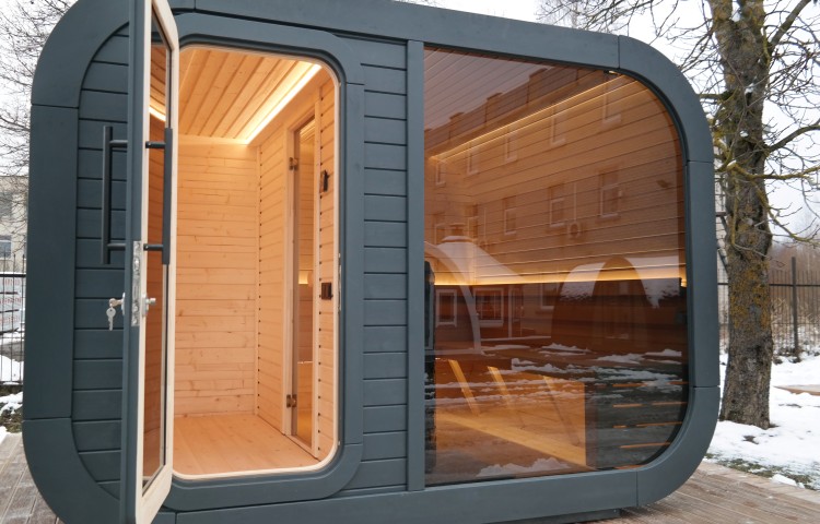 SAUNA LUNA 3,3 X 2,4 M MIT UMKLEIDERAUM