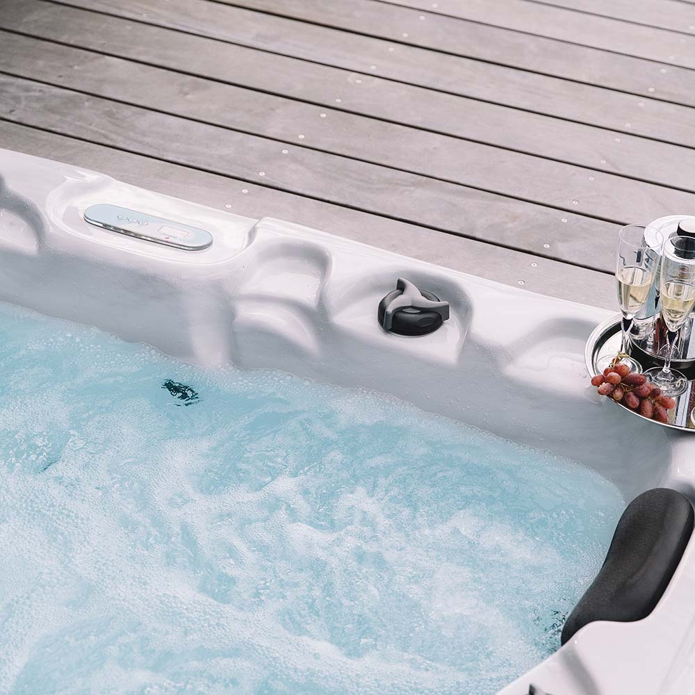 Denform Modell 52 – Außenwhirlpool für 5 Personen